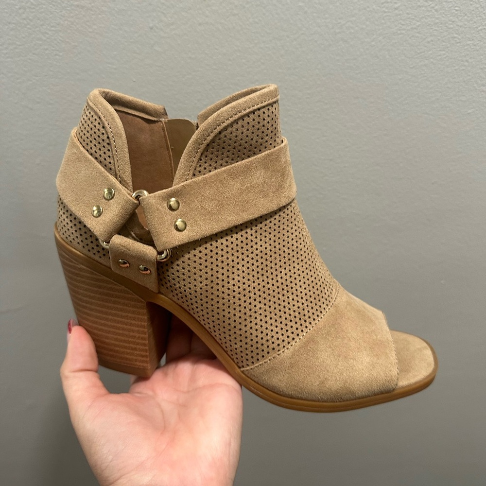 Size 6 women
Never worn!
Fergalicious by Fergie - brand